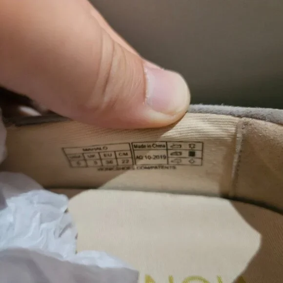 Vionic Women’s Mahalo Slip-On Sneakers – Light Grey Suede – Size 5M – NIB 👟✨ - Picture 4 of 6